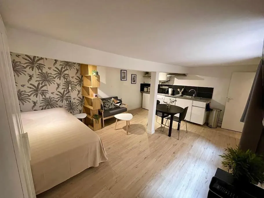 Studio Tout Confort Centre Historique Rue Calme Aix-en-Provence 0*,  France